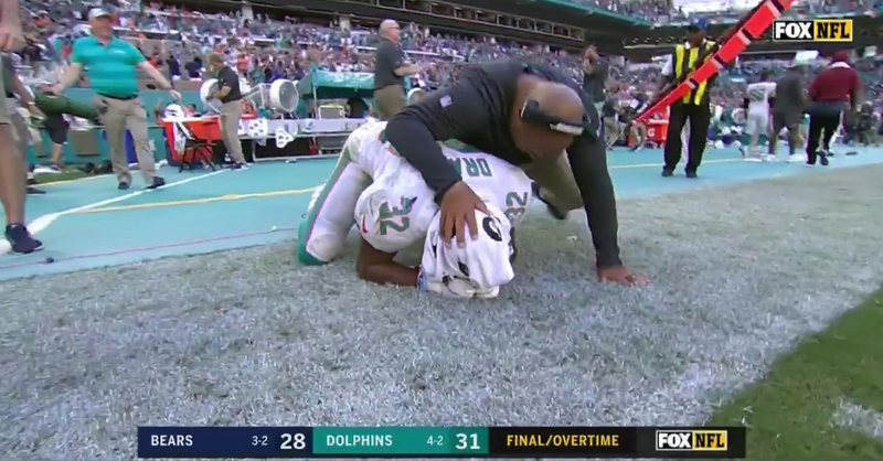Illustration for article titled Kenyan Drake Experienced The Full Spectrum Of Emotions In The Dolphins' Nutty Overtime Win